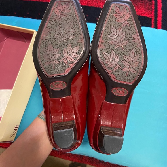 Red heels - Picture 4 of 4